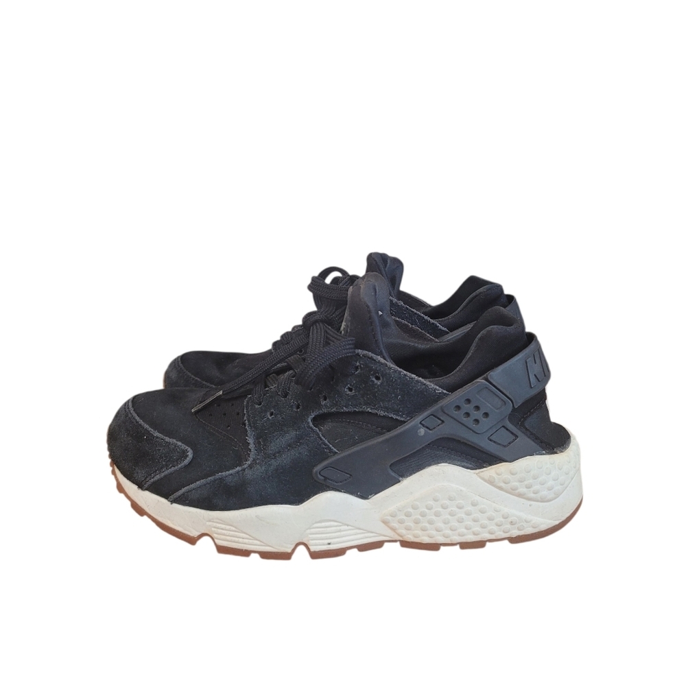 Nike Air Huarache Run Premium Black Gum Sole Women's Size 6.5 Suade Sneakers